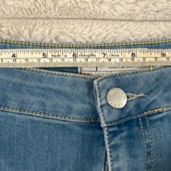 Free People Float on Flare Jeans - Picture 4 of 7